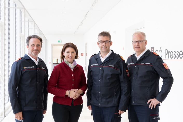 Landes-Feuerwehrinspektor Karl Kraml, Feuerwehr-Landesrätin Michaela Langer-Weninger, Feuerwehrpräsident Robert Mayer und Landes-Feuerwehrkommandant-Stv. Michael Hutterer