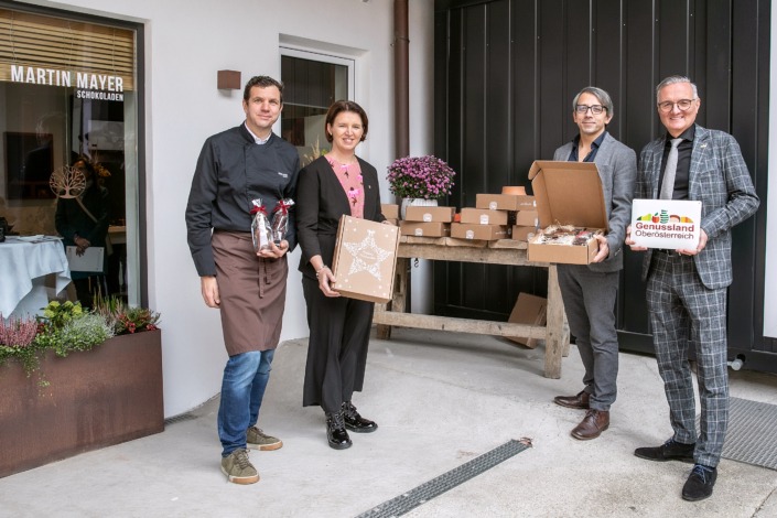 v.l.n.r.: Chocolatier & Genussland-Partner Martin Mayer, Agrar-Landesrätin & Genussland OÖ Obfrau Michaela Langer-Weninger, Genussland-Partner & Bschoad-Binkerl GF Thomas Höfer und Genussland Marketing OÖ-GF Josef Lehner