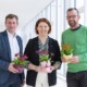 v.l.: Landesgärtnermeister Hannes Hofmüller, Agrar-Landesrätin Michaela Langer-Weninger und Bio-Gärtner Karl Ploberger läuten gemeinsam das Gartenjahr 2025 ein. Bild: Land OÖ/Margot Haag